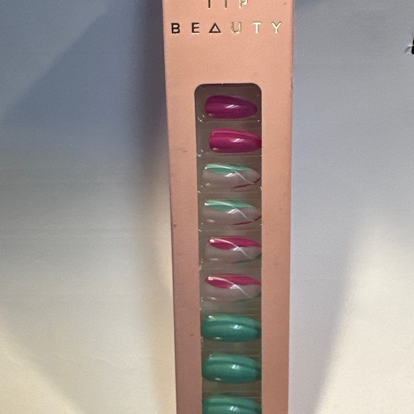 Fingernail set Pink Glam Teal 24 PCs Glue on New - Picture 2 of 6